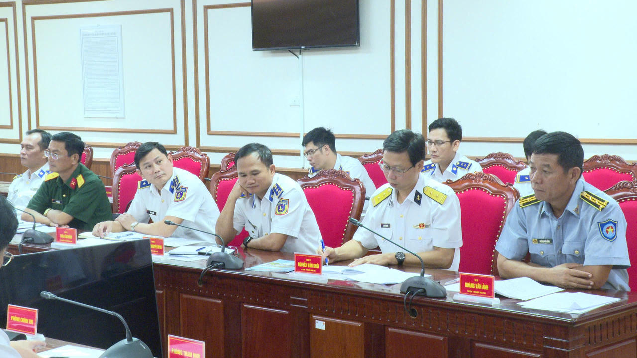 BTL Vùng Cảnh sát biển 4 tổ chức Hội nghị rút kinh nghiệm chống khai thác hải sản bất hợp pháp, không báo cáo và không theo quy định