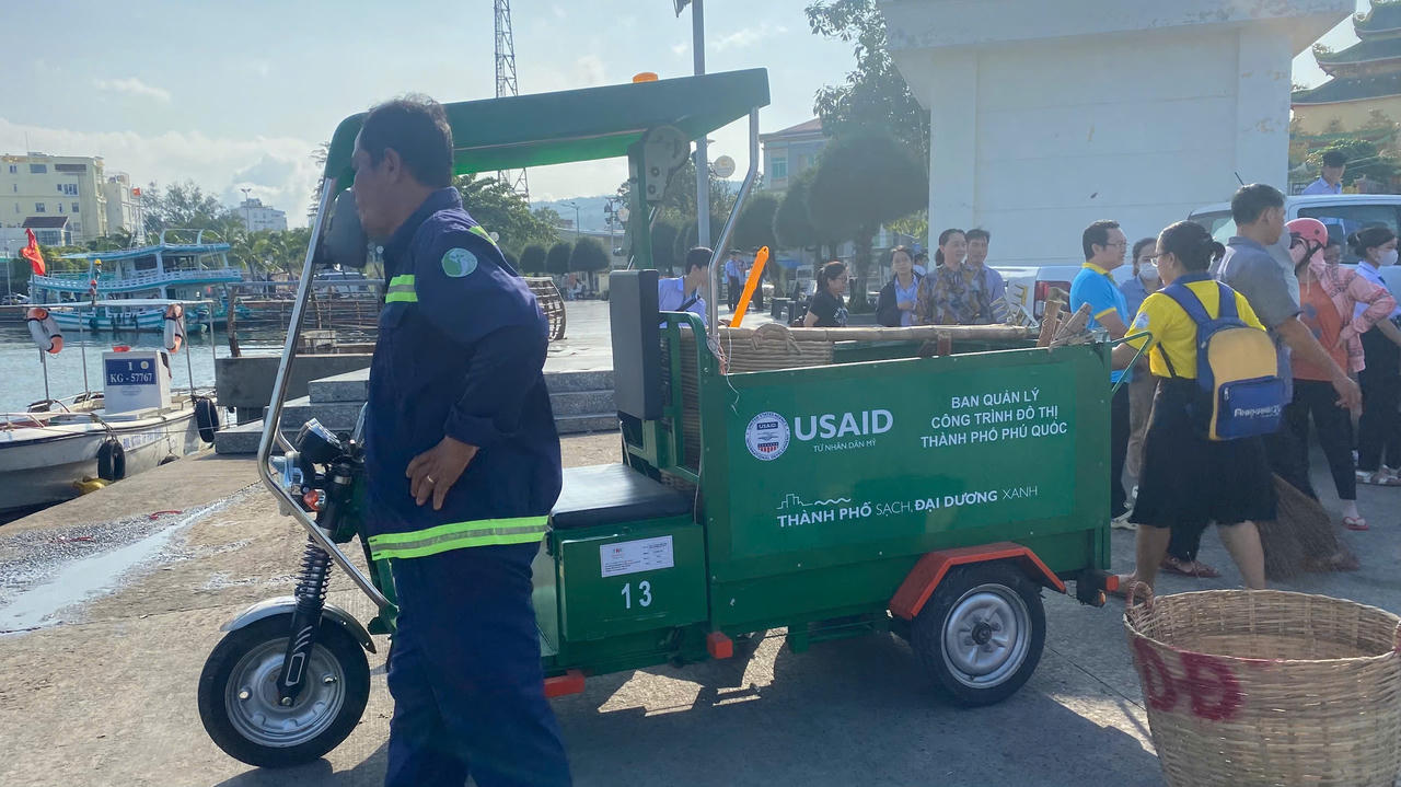 Phát động thực hiện thí điểm phân loại rác tại nguồn và hưởng ứng Ngày vì môi trường Phú Quốc 