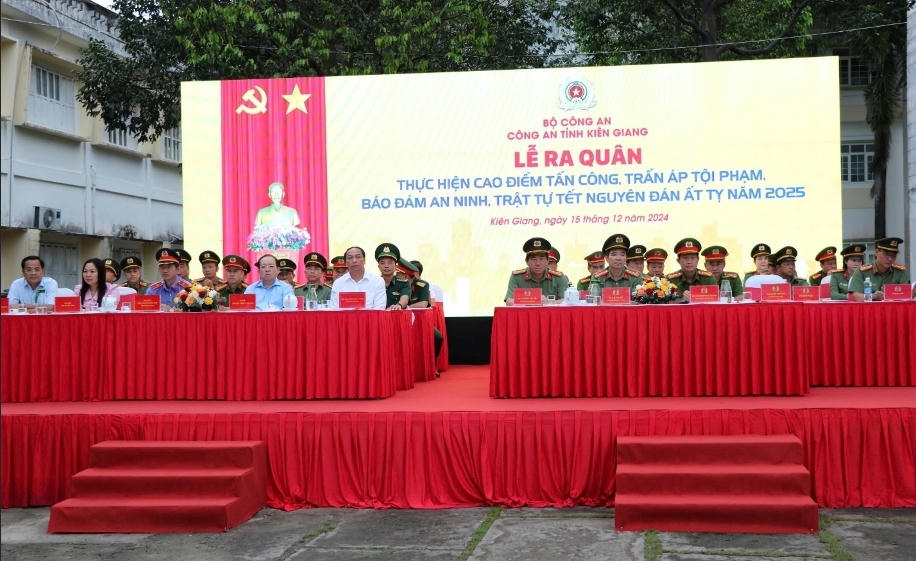 Công an Kiên Giang ra quân thực hiện đợt cao điểm tấn công, trấn áp tội phạm