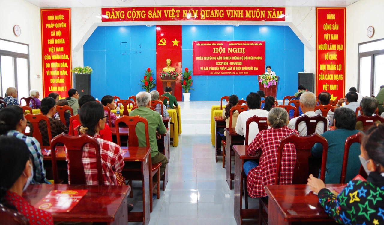 Ra quân Chương trình 'Xuân biên phòng ấm lòng dân bản' ở An Giang