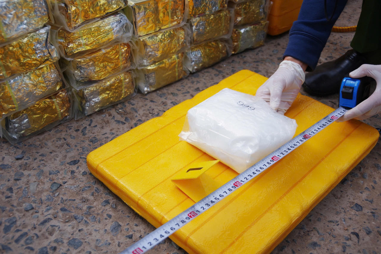 Biên phòng An Giang bắt giữ đối tượng vận chuyển hơn 22kg ma túy qua biên giới