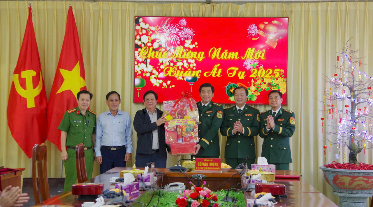 Lãnh đạo tỉnh An Giang thăm, chúc Tết lực lượng Bộ đội Biên phòng tỉnh