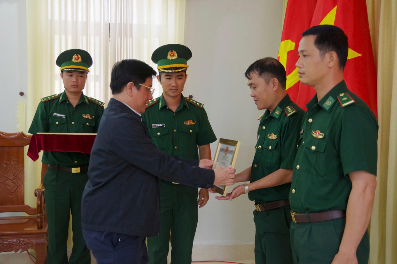 Lãnh đạo tỉnh An Giang thăm, chúc Tết lực lượng Bộ đội Biên phòng tỉnh