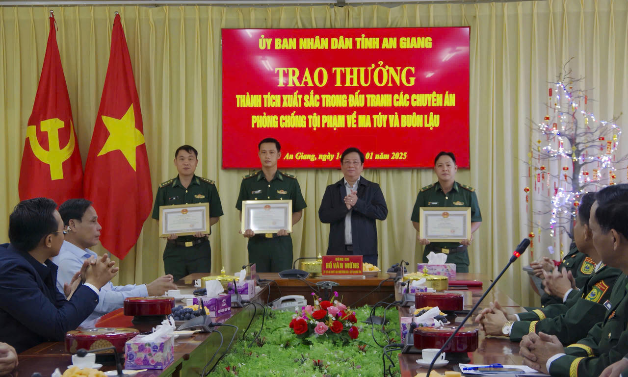 Lãnh đạo tỉnh An Giang thăm, chúc Tết lực lượng Bộ đội Biên phòng tỉnh