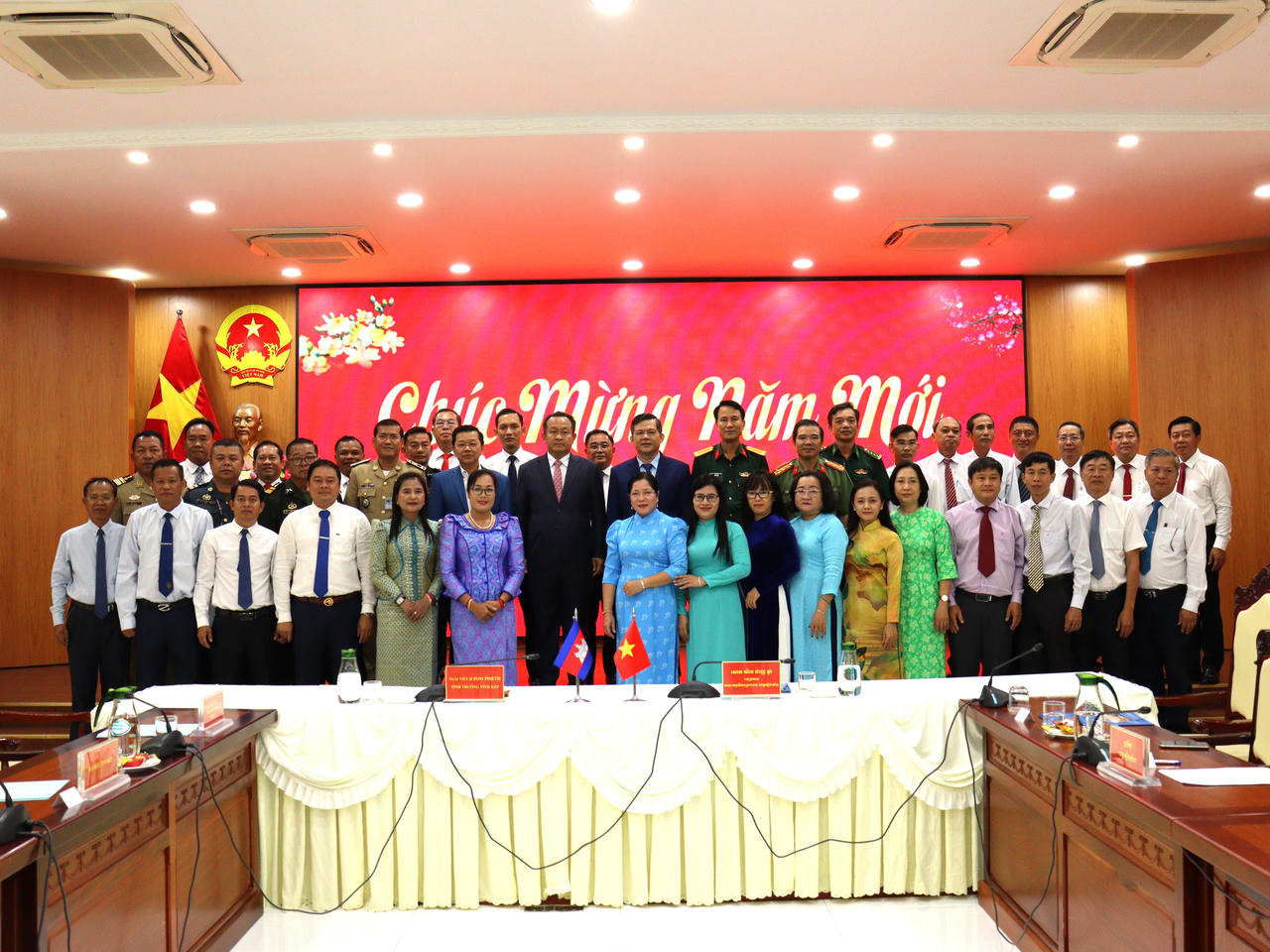 Tỉnh trưởng tỉnh Kep (Vương quốc Campuchia) chúc tết tỉnh Kiên Giang