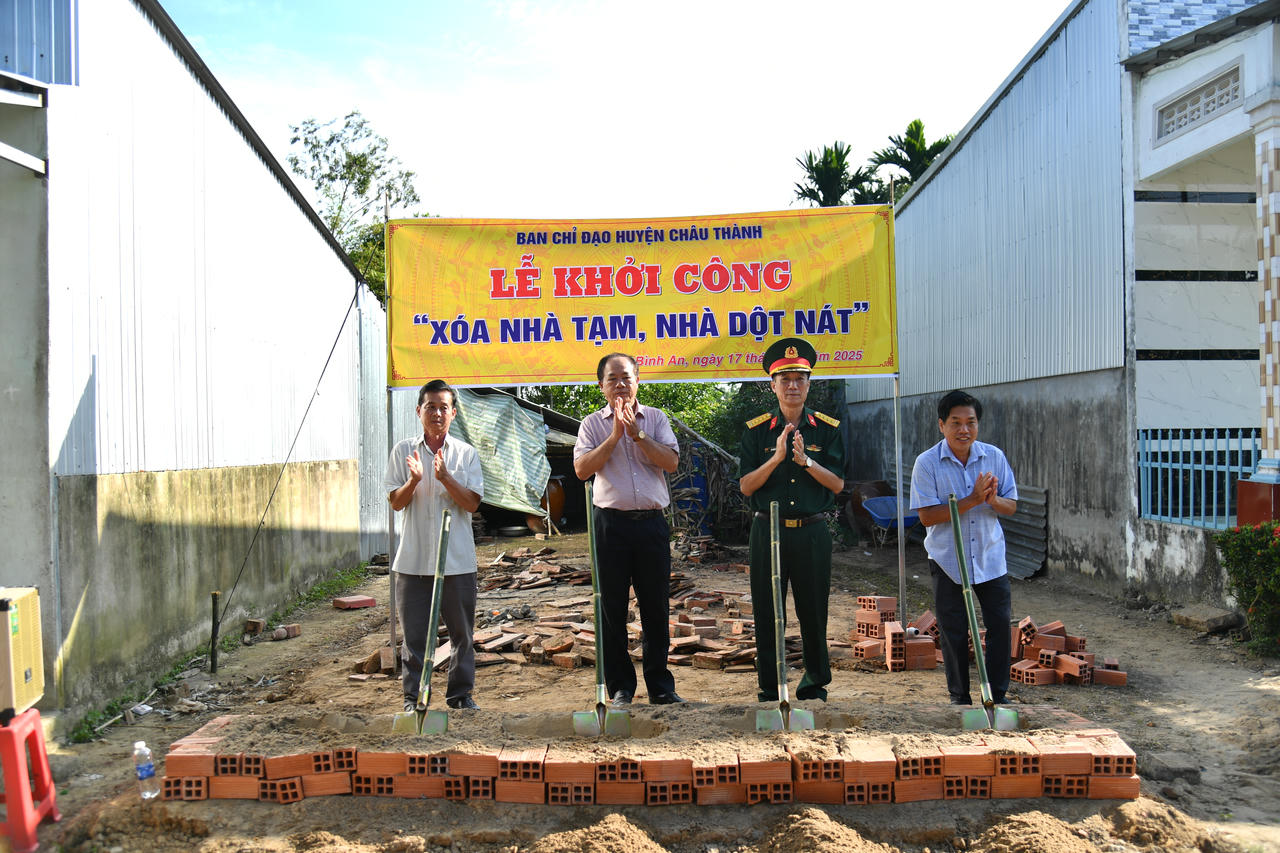 Khởi công xây dựng công trình xóa nhà tạm, nhà dột nát