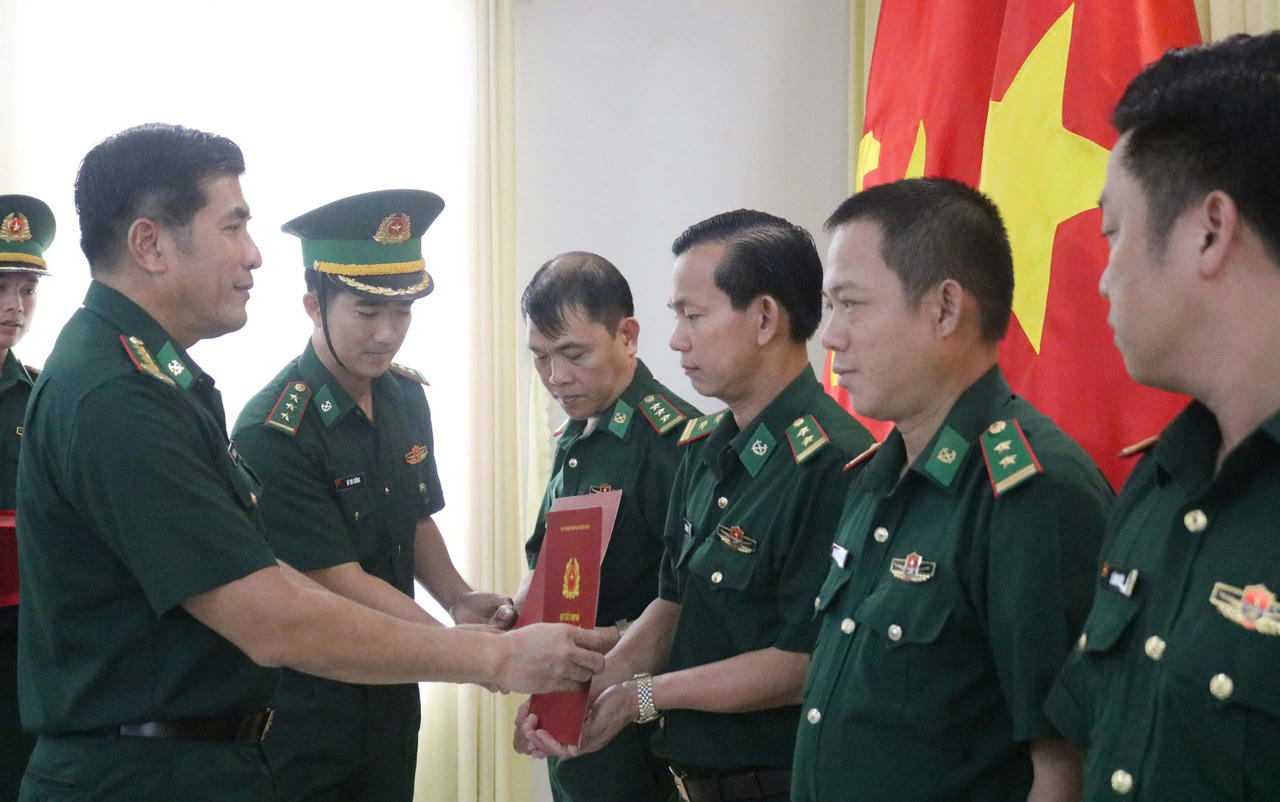 Điều động, bổ nhiệm 13 cán bộ biên phòng tỉnh An Giang