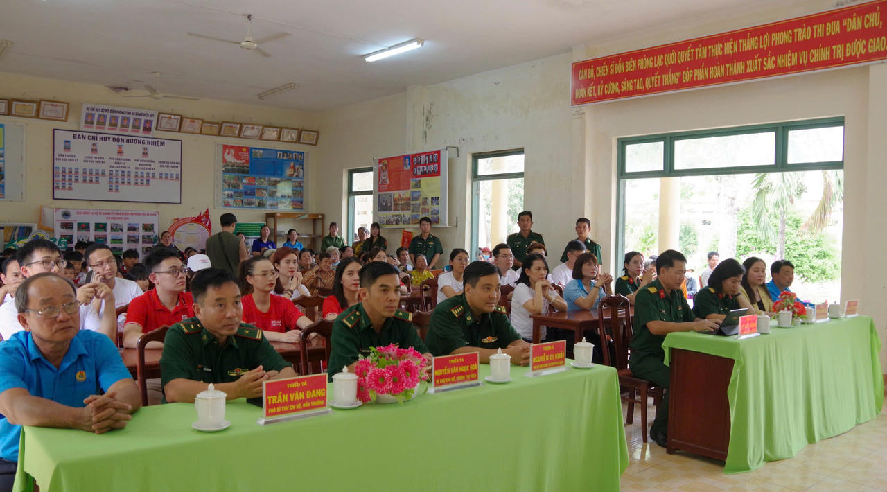 “Tháng Ba biên giới”, “Đồng hành cùng phụ nữ biên cương” tại Lạc Quới