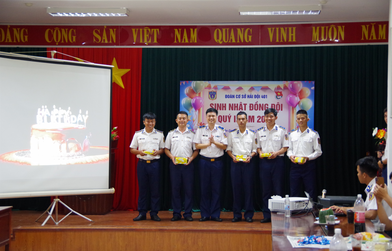 Nhiều hoạt động thiết thực, ý nghĩa của Tuổi trẻ Hải đội 401 hưởng ứng Tháng thanh niên