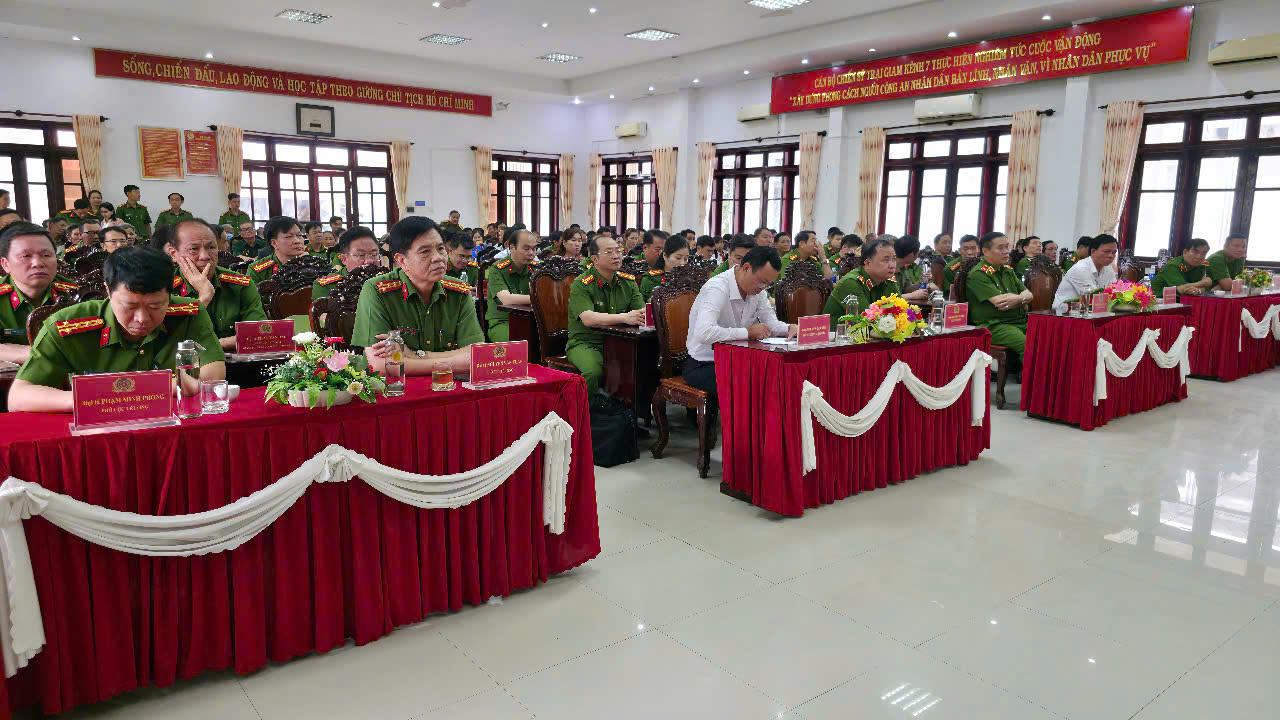 Cục C10 tổ chức sinh hoạt chính trị và hoạt động xã hội tình nghĩa tại Kiên Giang