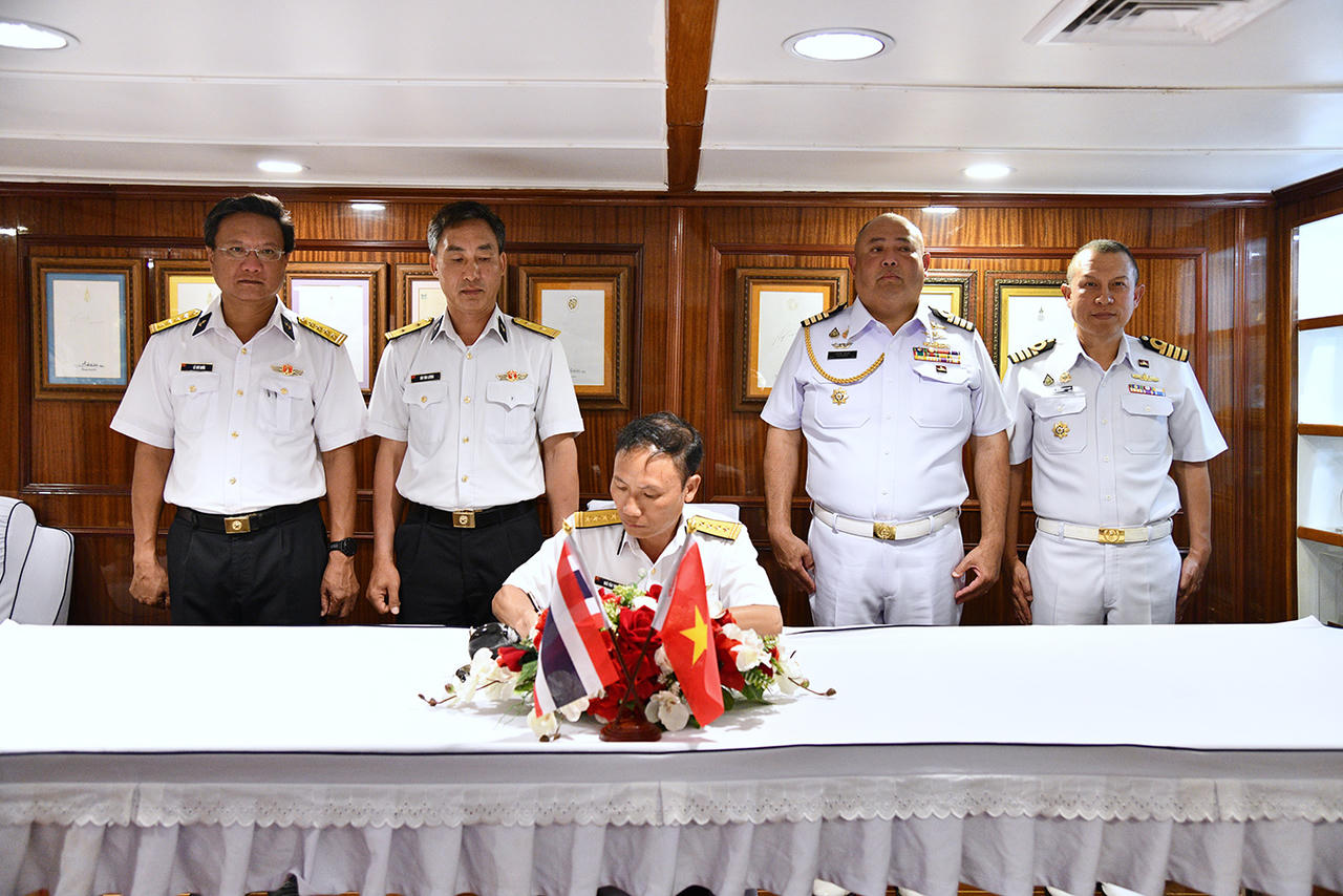 Tàu Hải quân Hoàng gia Thái Lan thăm Việt Nam