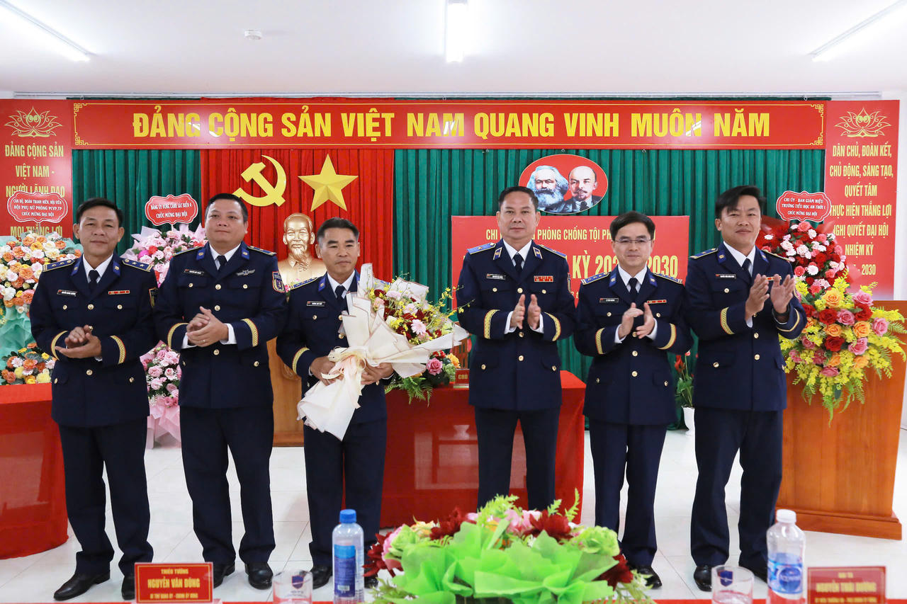 Chi bộ Phòng phòng chống tội phạm, vi phạm hoàn thành xuất sắc nhiệm vụ chính trị được giao