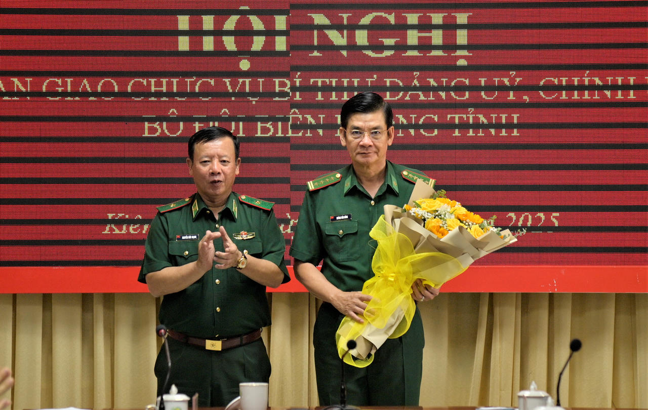 Bàn giao chức trách, nhiệm vụ Bí thư Đảng ủy, Chính ủy Bộ đội Biên phòng tỉnh Kiên Giang