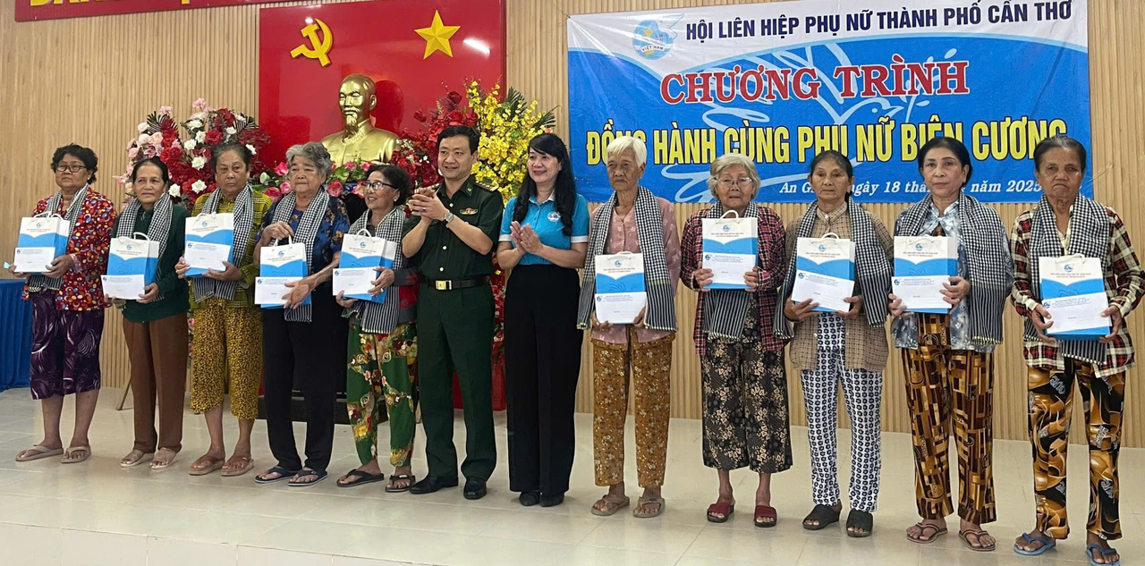 BĐBP tỉnh An Giang: Đồng hành cùng phụ nữ biên cương tại xã An Nông