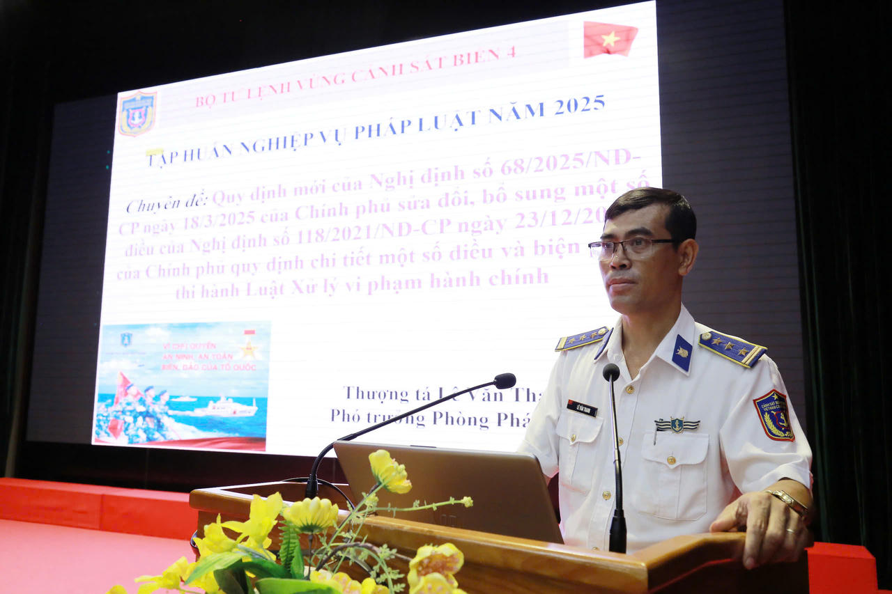 Xây dựng đội ngũ cảnh sát viên, trinh sát viên và chỉ huy các đơn vị giỏi nghiệp vụ