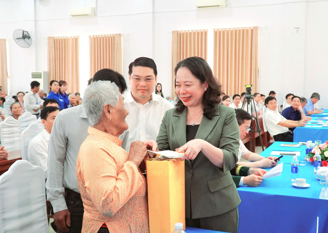 Phó Chủ tịch nước Võ Thị Ánh Xuân thăm và làm việc tại huyện biên giới Giang Thành