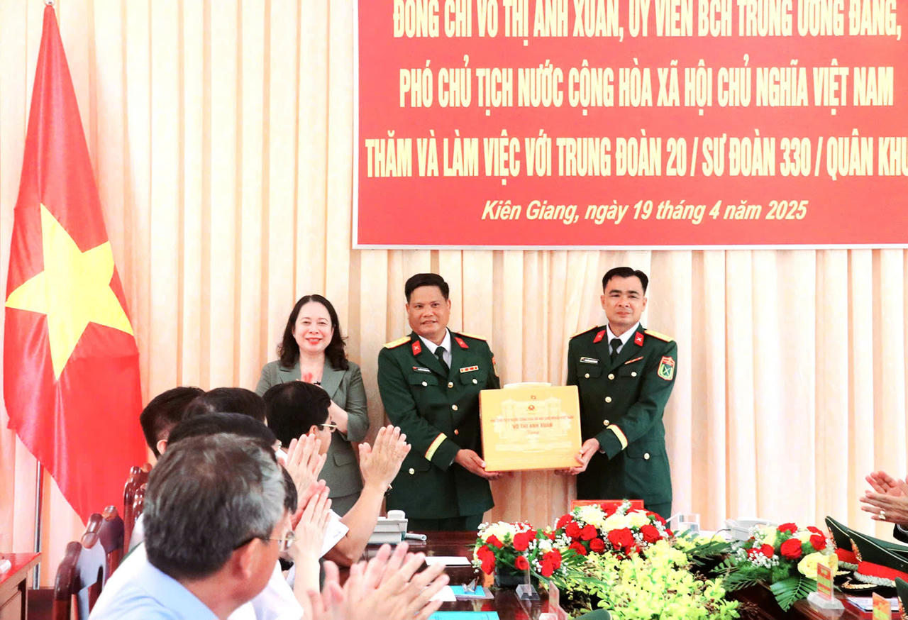 Phó Chủ tịch nước Võ Thị Ánh Xuân thăm và làm việc tại huyện biên giới Giang Thành