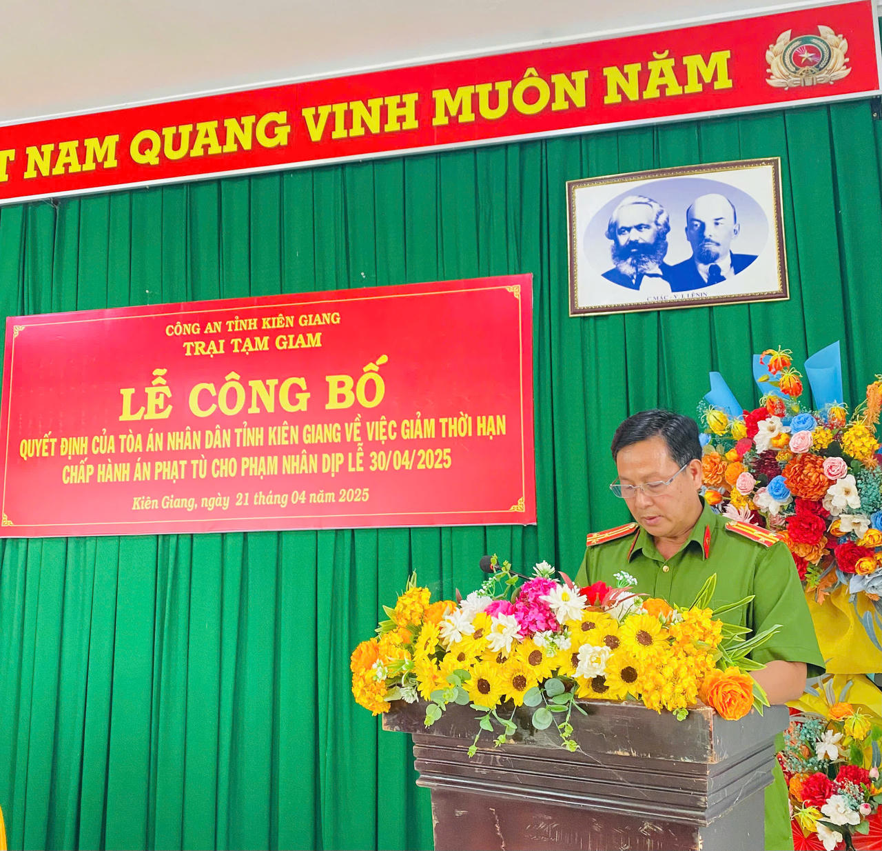 Kiên Giang: Công bố quyết định giảm thời hạn chấp hành án phạt tù đợt lễ 30/4