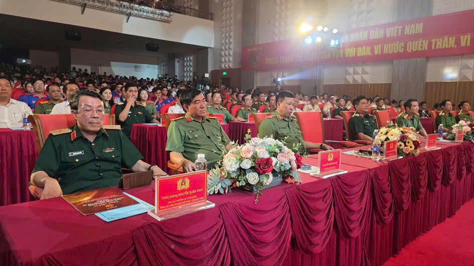 Khai mạc Hội diễn nghệ thuật quần chúng Công an nhân dân năm 2025 tại Kiên Giang