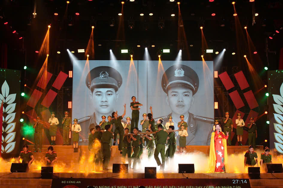 Khai mạc Hội diễn nghệ thuật quần chúng Công an nhân dân năm 2025 tại Kiên Giang