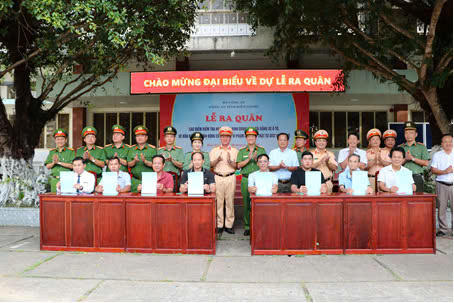 Ra quân bảo đảm an toàn giao thông cho người dân đi lại, vui chơi dịp Lễ 30/4 - 1/5