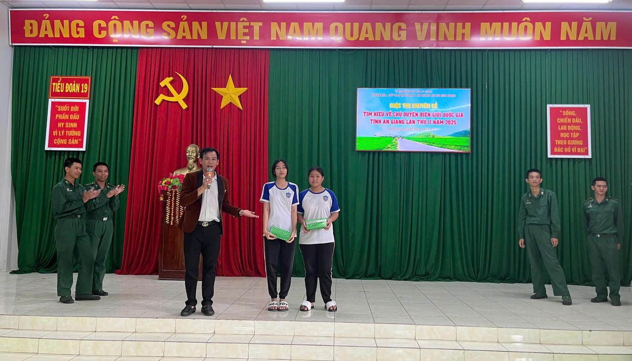 BĐBP tỉnh An Giang tham gia hoạt động kỷ niệm 50 năm Ngày giải phóng miền Nam, thống nhất đất nước