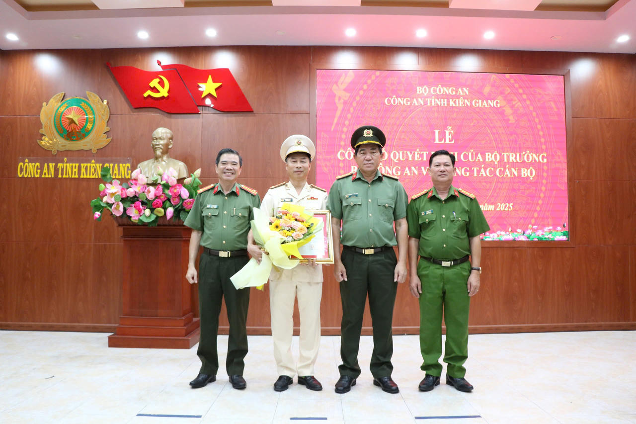 Kiên Giang: Công bố Quyết định bổ nhiệm lại Phó Giám đốc Công an tỉnh