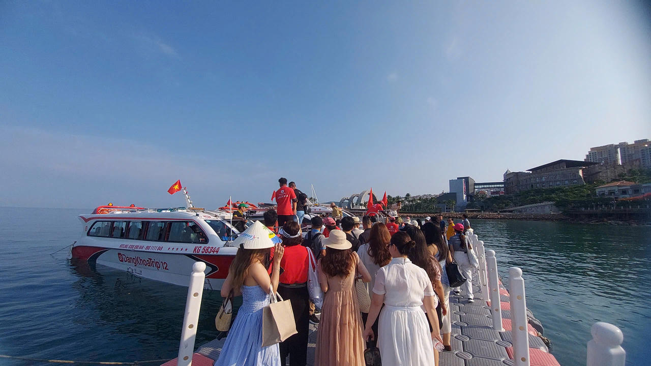 Du lịch 'bội thu' dịp 30/4 - 1/5