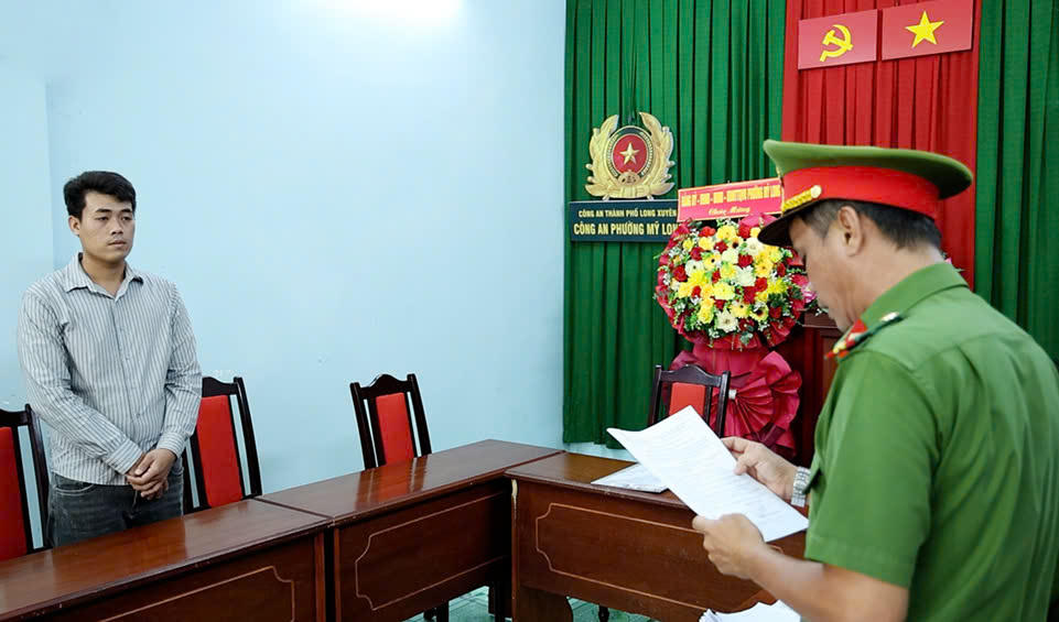 Khởi tố, tạm giam 2 đối tượng đánh con chủ quán nhậu trọng thương