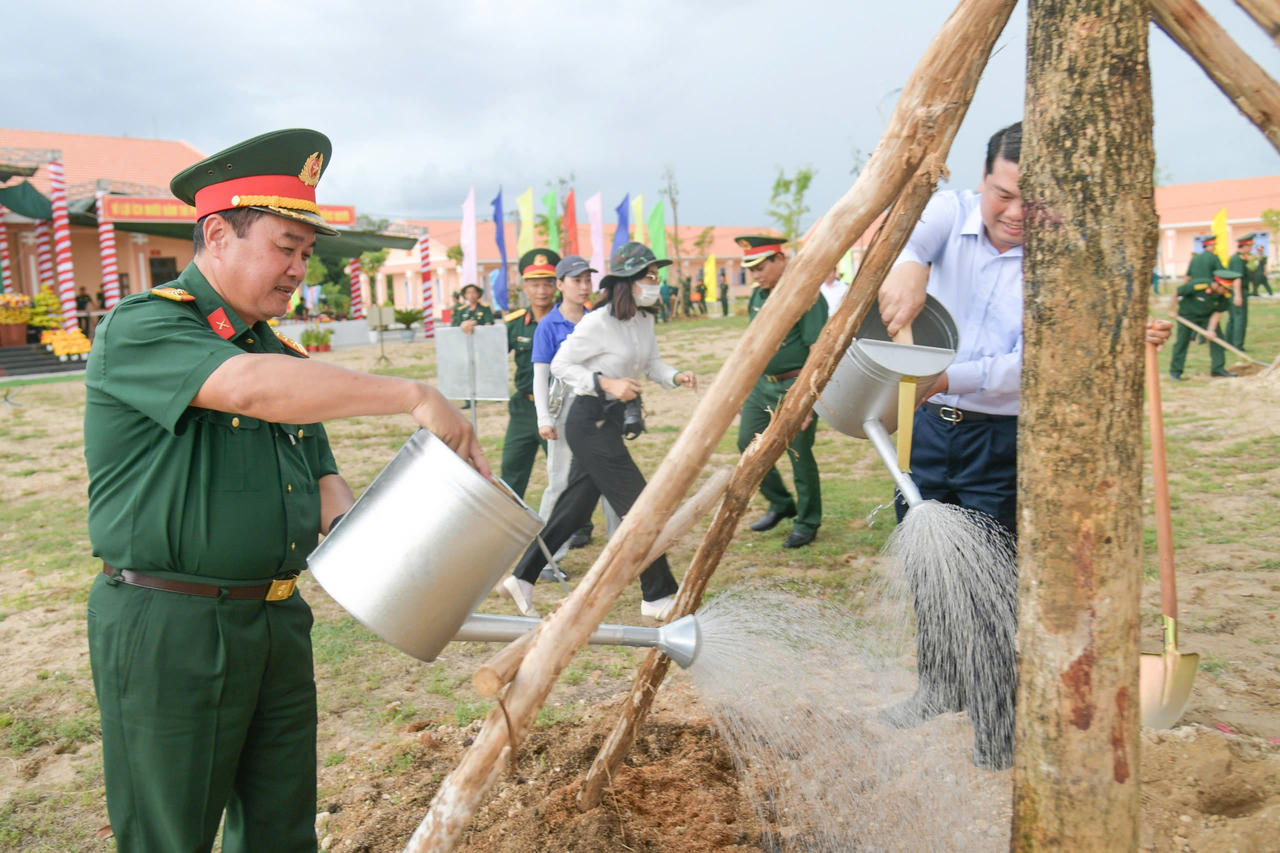 Bộ CHQS tỉnh Kiên Giang phát động “Tết trồng cây đời đời nhớ ơn Bác Hồ” năm 2025