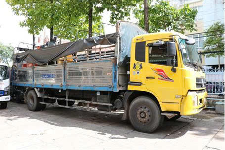 Phá đường dây vận chuyển trái phép máy gặt đập liên hợp từ Campuchia về Việt Nam