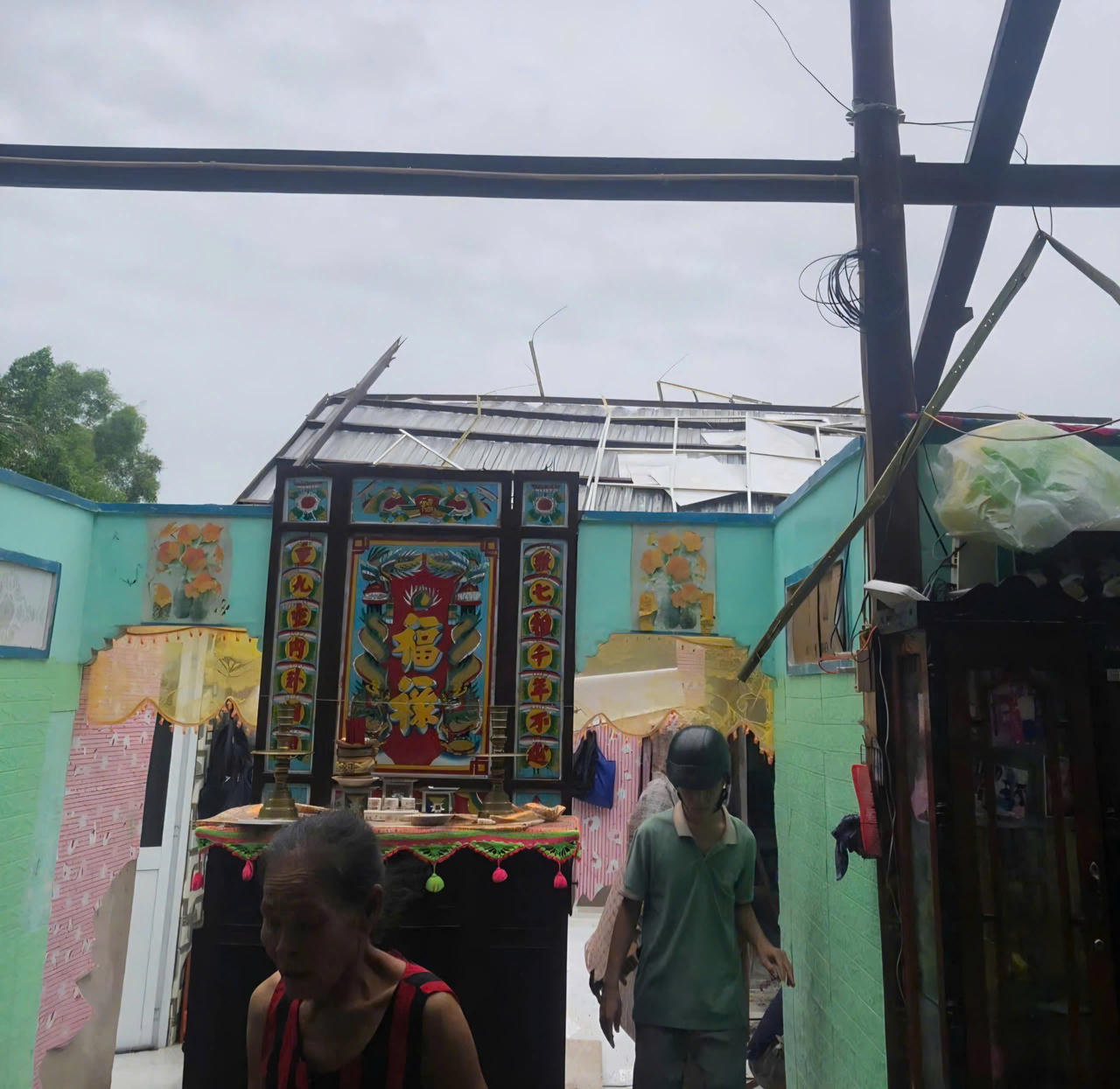 Khẩn trương hỗ trợ người dân khắc phục hậu quả sau trận lốc xoáy