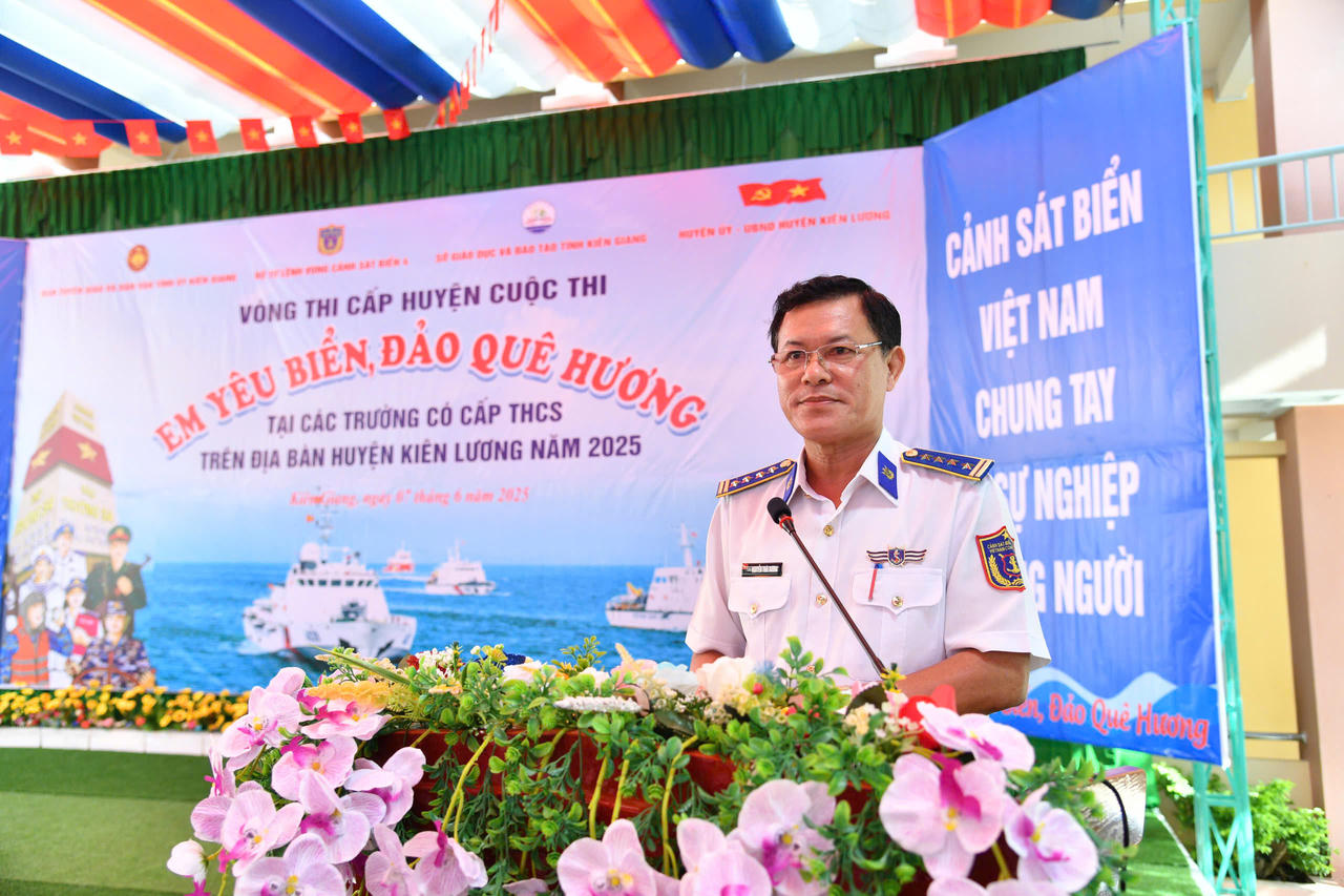 Bộ Tư lệnh Vùng Cảnh sát biển 4 đồng hành với ngư dân tỉnh Kiên Giang