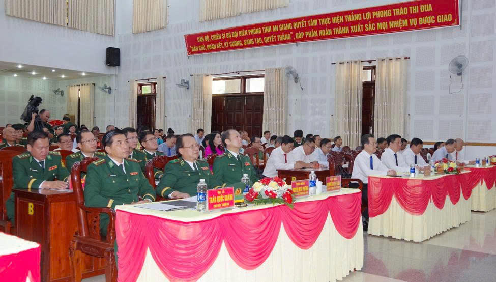 Bộ đội Biên phòng tỉnh An Giang đón nhận Huân chương chiến công hạng Nhì