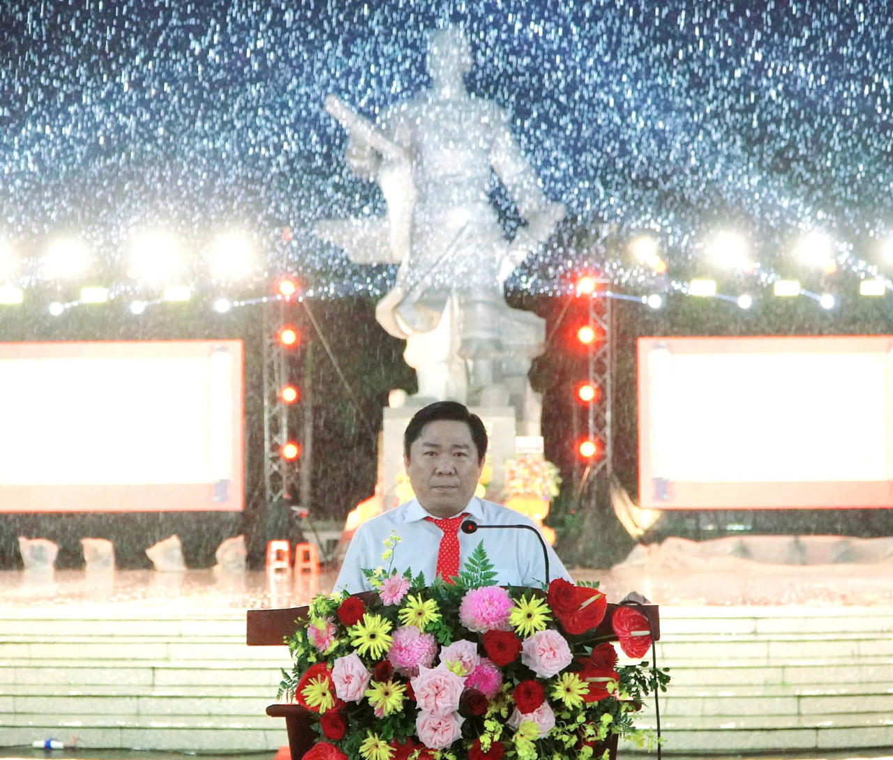 Khai mạc Lễ hội truyền thống kỷ niệm 290 năm ngày mất Đức khai trấn Mạc Cửu 