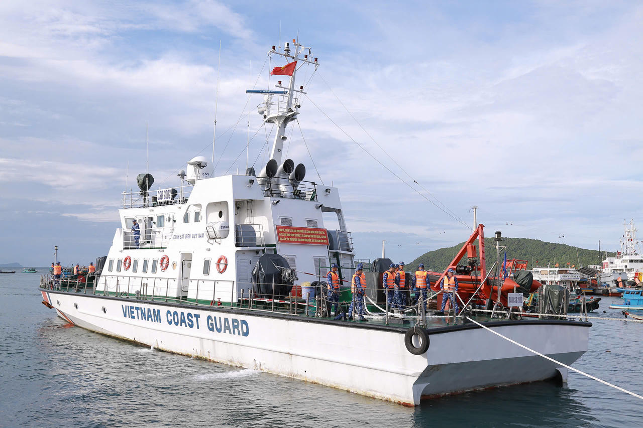 Phối hợp với địa phương giữ vững an ninh chủ quyền, trật tự, an toàn vùng biển Tây Nam