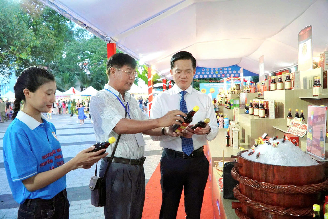 Khai mạc Festival nước mắm Phú Quốc truyền thống trăm năm lần thứ nhất