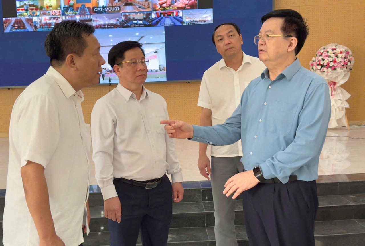 Phó Thủ tướng Mai Văn Chính kiểm tra công tác vận hành chính quyền địa phương 2 cấp tại Kiên Giang