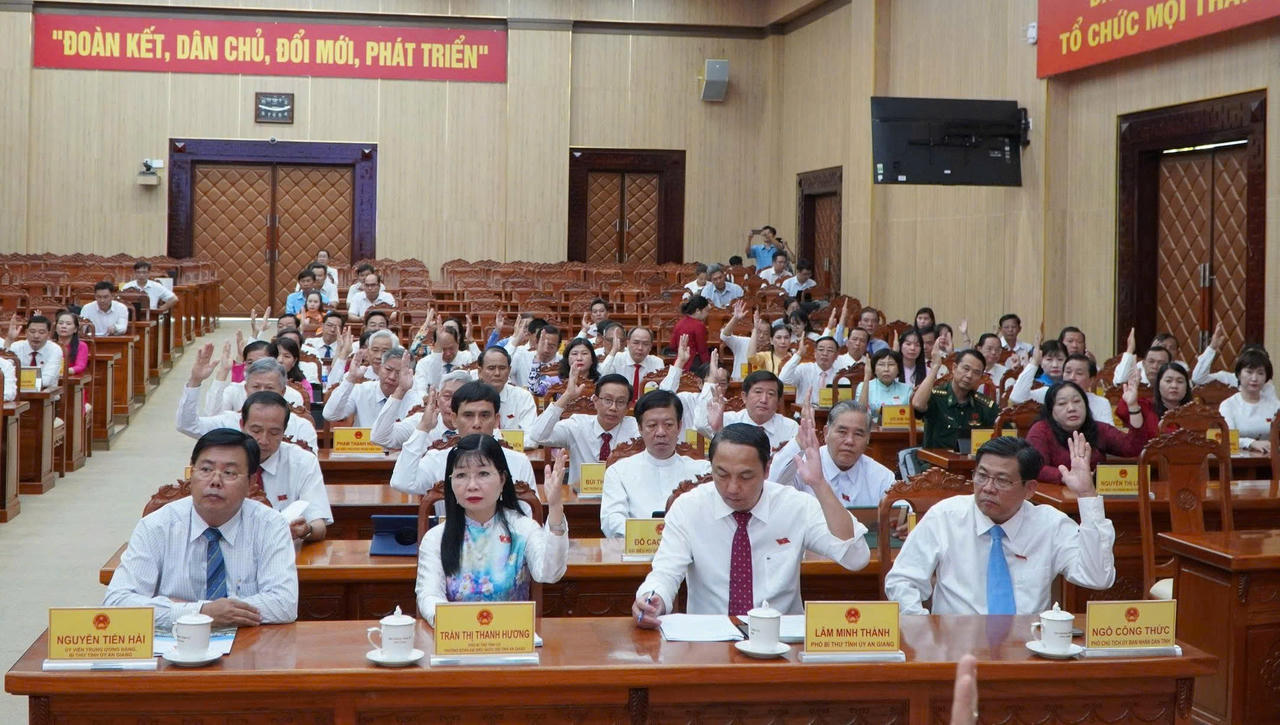 HĐND tỉnh An Giang kiện toàn tổ chức, nhân sự sau hợp nhất