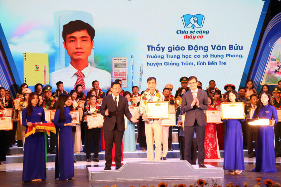 'Chia sẻ cùng thầy cô' năm 2024: Vinh danh 60 thầy cô giáo vùng cao, biên giới, hải đảo trên mọi miền Tổ quốc 