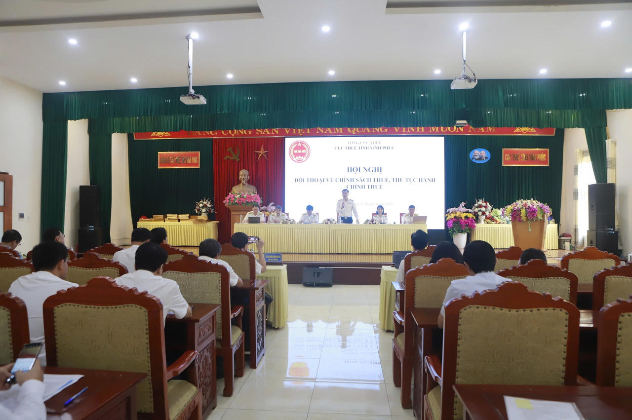 Vĩnh Phúc khen thưởng 65 doanh nghiệp, người nộp thuế tiêu biểu