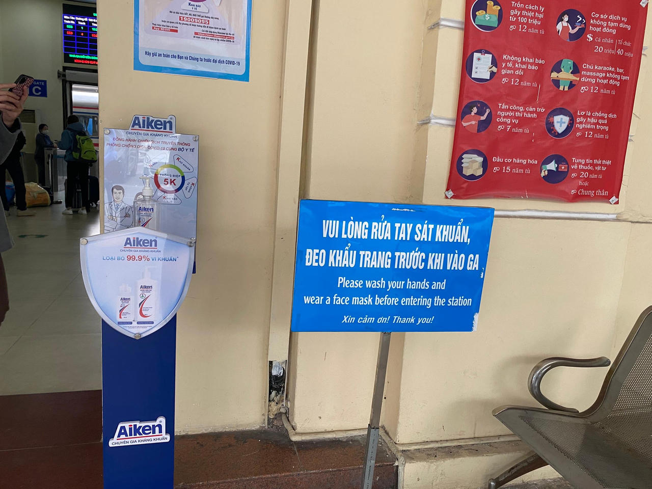 Ga Hà Nội vắng khách mua vé tàu Tết