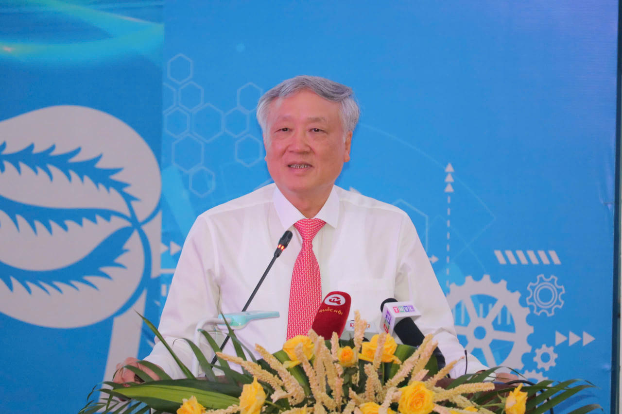 Bến Tre trao quyết định đầu tư, thỏa thuận hợp tác trị giá hơn 311 nghìn tỷ đồng