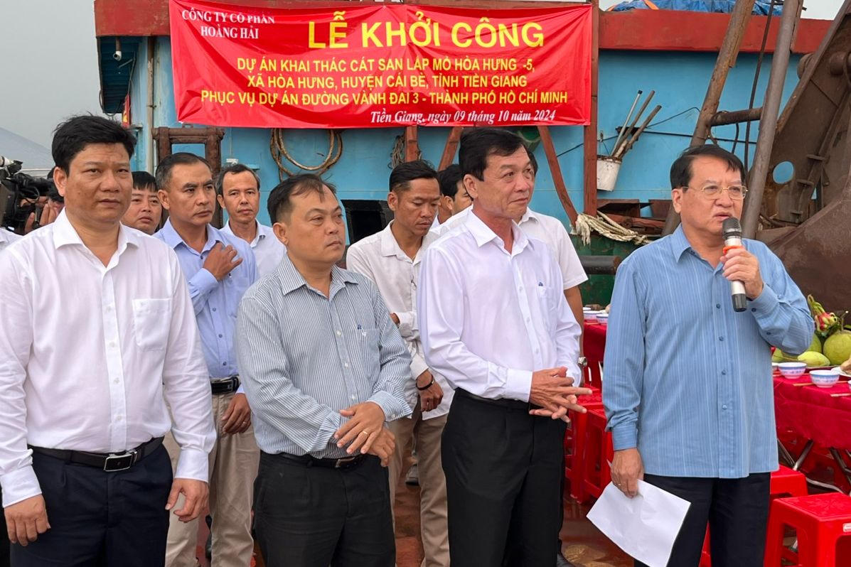 Mỏ cát đầu tiên ở Tiền Giang tái hoạt động sau 11 năm dừng khai thác 