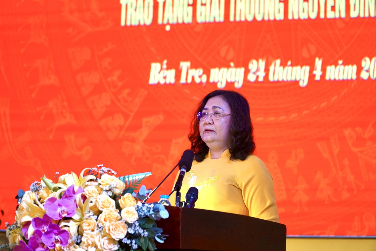 Ông Nguyễn Trọng Nghĩa dự lễ kỷ niệm 50 năm Ngày Giải phóng tỉnh Bến Tre