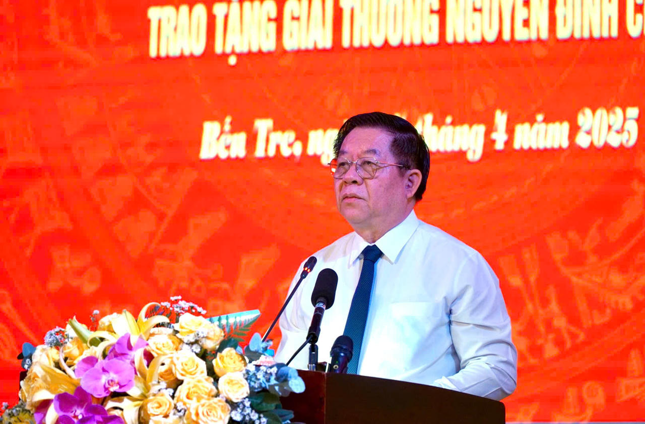 Ông Nguyễn Trọng Nghĩa dự lễ kỷ niệm 50 năm Ngày Giải phóng tỉnh Bến Tre