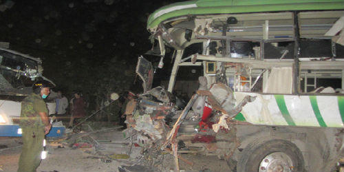 Tai nạn xe khách ở Bình Thuận: 19 người thương vong