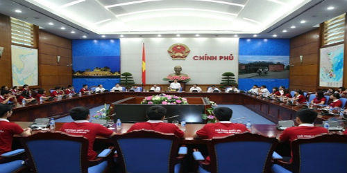 Phó Thủ tướng Vũ Đức Đam tuyên dương 98 thủ khoa xuất sắc