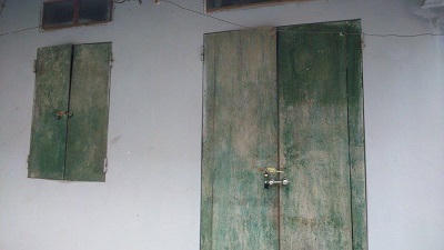 Rớt nước mắt trước cảnh sống của bé gái 10 tuổi ở chùa Thiên Tâm