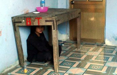 Rớt nước mắt trước cảnh sống của bé gái 10 tuổi ở chùa Thiên Tâm